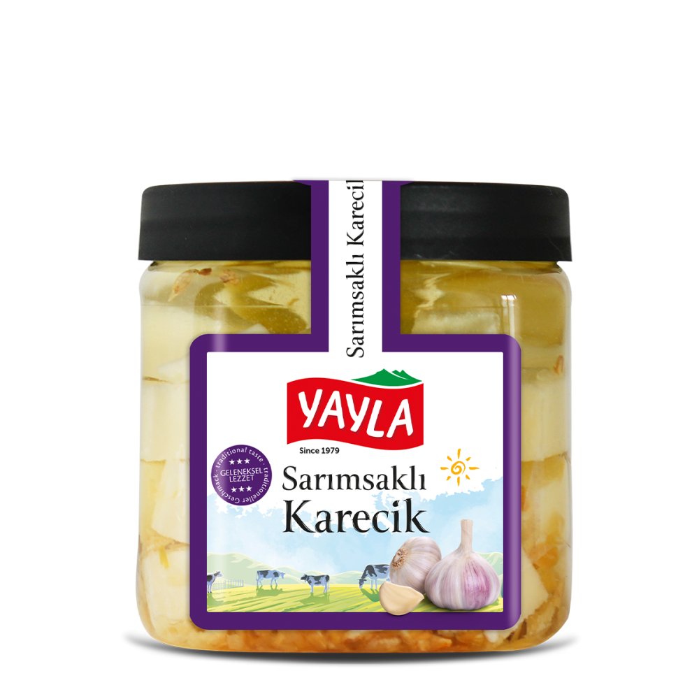 Akkawi Cheese Cubes in Oil with Garlic